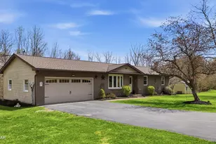 37 Blue Moon Ln, Honesdale, PA 18431 - Photo 4