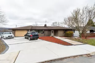 6 Short St, Carbondale, PA 18407 - Photo 2