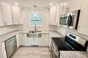 229 Hummingbird Trl, Bushkill, PA 18324 - Photo 6