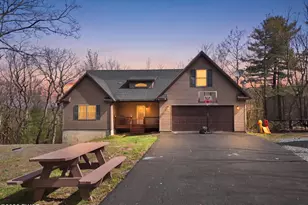 112 Maple Ridge Dr, Lords Valley, PA 18428 - Photo 2