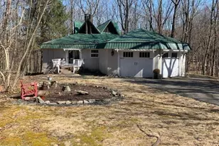 117 Cottonwood Dr, Hawley, PA 18428 - Photo 1