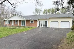 505 Stewart Court, Bushkill, PA 18324 - Photo 2