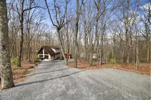 130 Paper Birch S, Tafton, PA 18464 - Photo 2