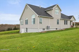 16 Meadow Tree Ln, Lakewood, PA 18439 - Photo 4
