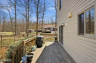 3176 Bluebird Dr, Bushkill, PA 18324 - Photo 32