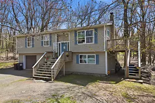 165 Paper Birch S, Tafton, PA 18464 - Photo 2