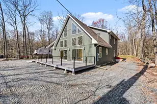 78 E Shore, Hawley, PA 18428 - Photo 1