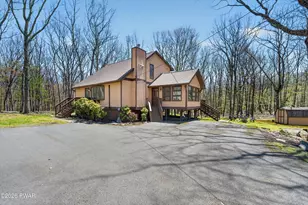 143 Midlake Dr, Milford, PA 18337 - Photo 2