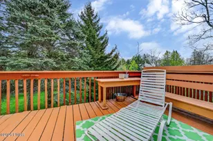 107 Lookout Dr, Hawley, PA 18428 - Photo 10