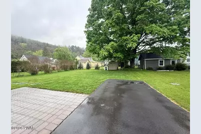 303 Avenue E, Matamoras, PA 18336 - Photo 28