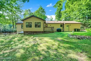 122 Cypress Ln, Greentown, PA 18426 - Photo 6