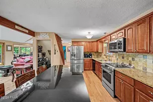 562 Lakeview Dr W, Lake Ariel, PA 18436 - Photo 42