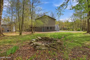 4 Pebble Ct, Lake Ariel, PA 18436 - Photo 4