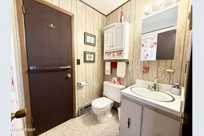 825 N Hillview Place, Hawley, PA 18428 - Photo 18
