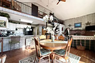 825 N Hillview Pl, Hawley, PA 18428 - Photo 4