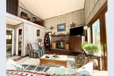 825 N Hillview Place, Hawley, PA 18428 - Photo 8