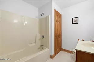 200 Laurel Ln, Greentown, PA 18426 - Photo 54
