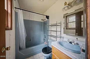 520 Hummingbird Ct, Bushkill, PA 18324 - Photo 12