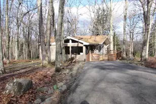 102 Surrey Ln, Lords Valley, PA 18428 - Photo 2
