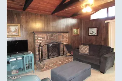 102 Surrey Lane, Lords Valley, PA 18428 - Photo 4