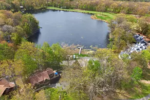 133 Laurel Hill Dr, Greentown, PA 18426 - Photo 2