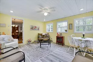 212 Lakeshore Dr, Lakeville, PA 18438 - Photo 32