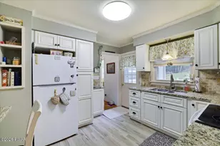 212 Lakeshore Dr, Lakeville, PA 18438 - Photo 26