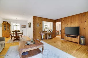 212 Lakeshore Dr, Lakeville, PA 18438 - Photo 16