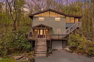 801 Canoe Brook Ct W, Lords Valley, PA 18428 - Photo 2