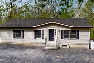 101 Arbutus Ct, Milford, PA 18337 - Photo 2