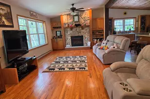 807 E Spur Ct, Lords Valley, PA 18428 - Photo 6