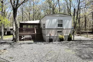 120 Forest Glen Dr, Milford, PA 18337 - Photo 2
