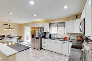 105 Wagoner Ln, Hawley, PA 18428 - Photo 6