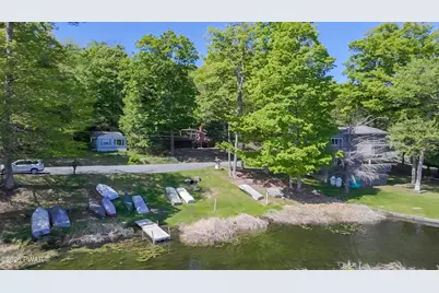240 W Shore Drive, Hawley, PA 18428 - Photo 2