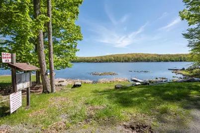 240 W Shore Drive, Hawley, PA 18428 - Photo 2