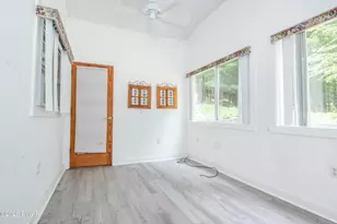 240 W Shore Dr, Hawley, PA 18428 - Photo 28