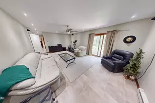 116 Beach Ln, Dingmans Ferry, PA 18328 - Photo 34