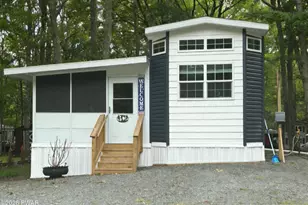 126 Deer Run, Milford, PA 18337 - Photo 2