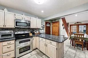 46 Forest Ln, Lake Ariel, PA 18436 - Photo 18