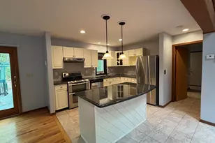 208 Mountain View Dr, Hawley, PA 18428 - Photo 6
