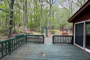 208 Mountain View Dr, Hawley, PA 18428 - Photo 4