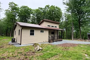 103 Jean Danielson Dr, Greentown, PA 18426 - Photo 2
