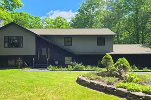184 Lakewood Dr, Milford, PA 18337 - Photo 2