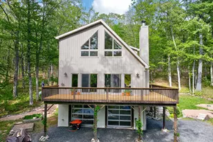 161 Woodland Dr, Dingmans Ferry, PA 18328 - Photo 2