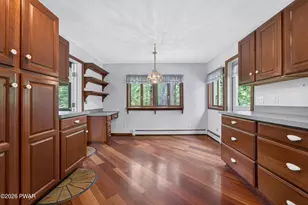105 Stafford Ct, Milford, PA 18337 - Photo 8