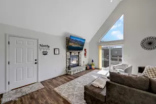 78 Grandview Dr, Lake Ariel, PA 18436 - Photo 6