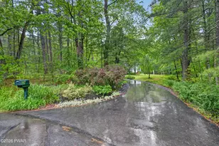 107 Valley Ct, Milford, PA 18337 - Photo 2