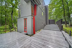 220 Kinsale Ln, Dingmans Ferry, PA 18328 - Photo 46