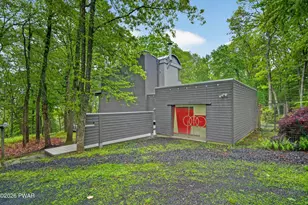 220 Kinsale Ln, Dingmans Ferry, PA 18328 - Photo 6
