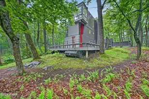 220 Kinsale Ln, Dingmans Ferry, PA 18328 - Photo 58